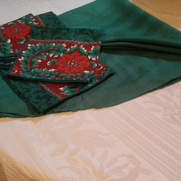 unkown Other - Christmas tablecloth & napkins